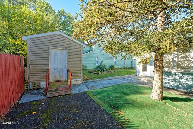 630 4th Avenue, Troy, NY 12182