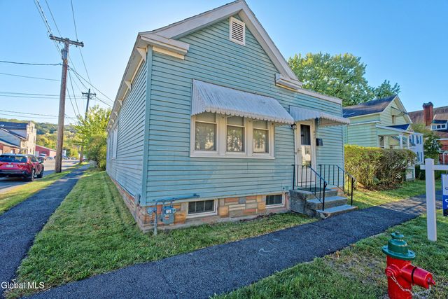 630 4th Avenue, Troy, NY 12182