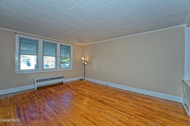 630 4th Avenue, Troy, NY 12182