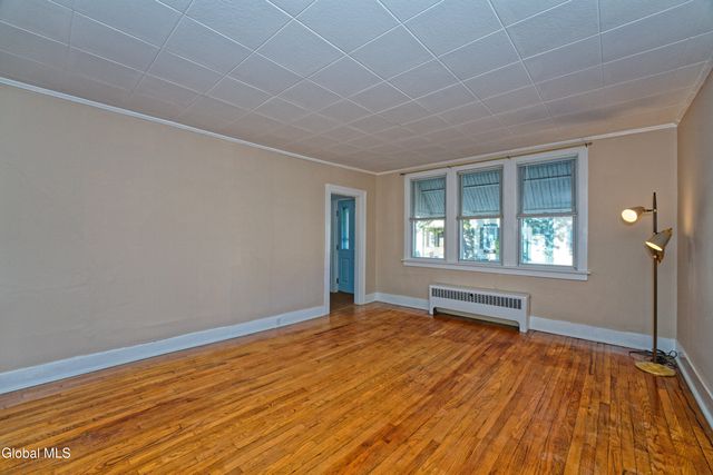 630 4th Avenue, Troy, NY 12182