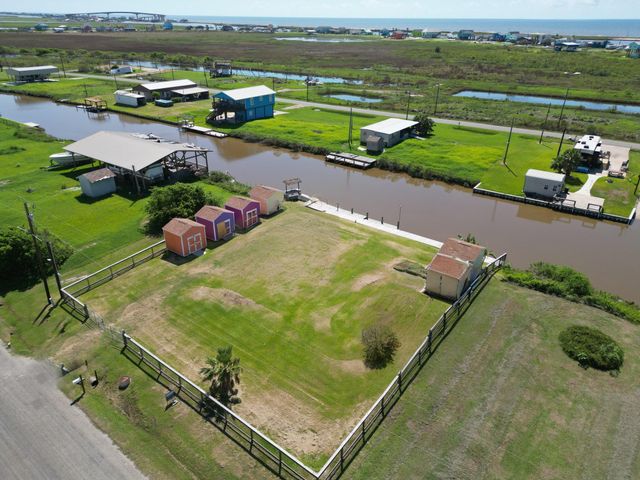 355 Cr 202 Gulfview, Sargent, TX 77414