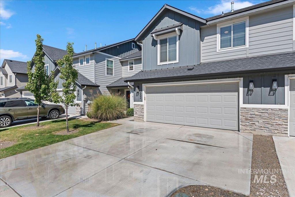 862 W Woodpine St, Meridian, ID 83646 photo 2