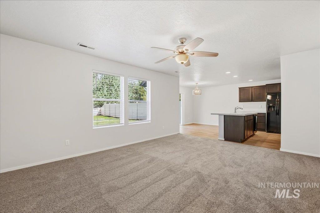 862 W Woodpine St, Meridian, ID 83646 photo 4