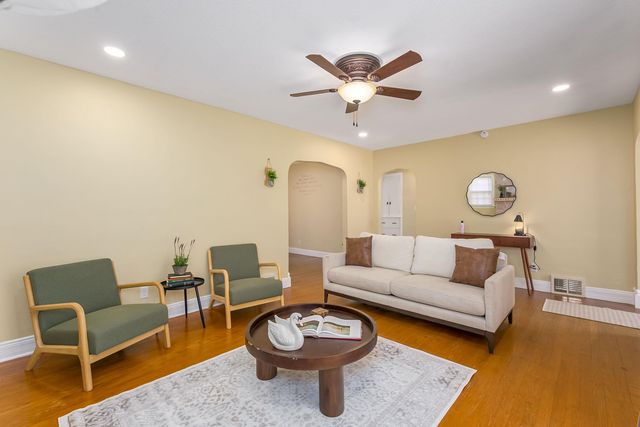 1528 N Garland St, Wichita, KS 67203