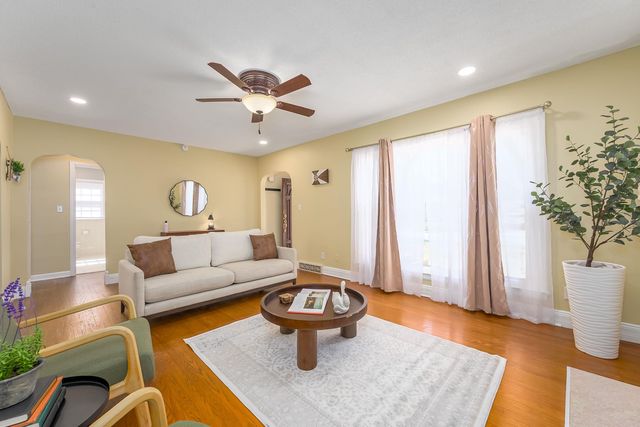 1528 N Garland St, Wichita, KS 67203