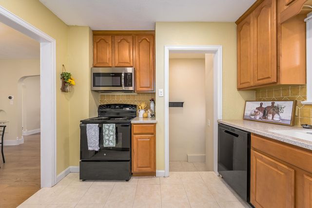 1528 N Garland St, Wichita, KS 67203