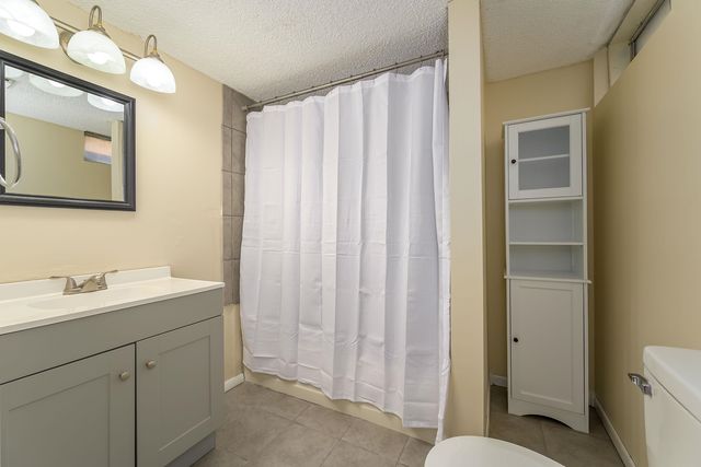 1528 N Garland St, Wichita, KS 67203