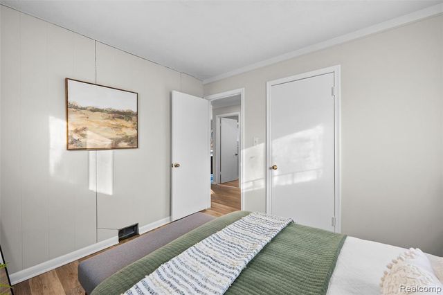 29061 Balmoral Street, Garden City, MI 48135