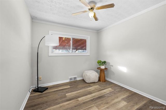 29061 Balmoral Street, Garden City, MI 48135