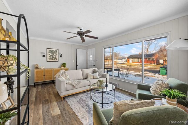 29061 Balmoral Street, Garden City, MI 48135