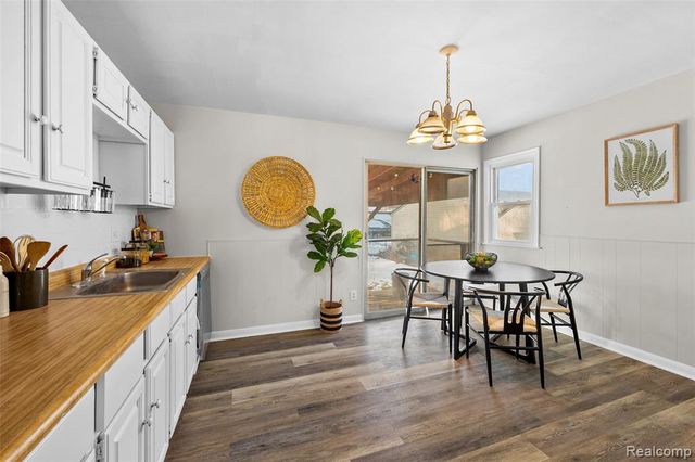 29061 Balmoral Street, Garden City, MI 48135