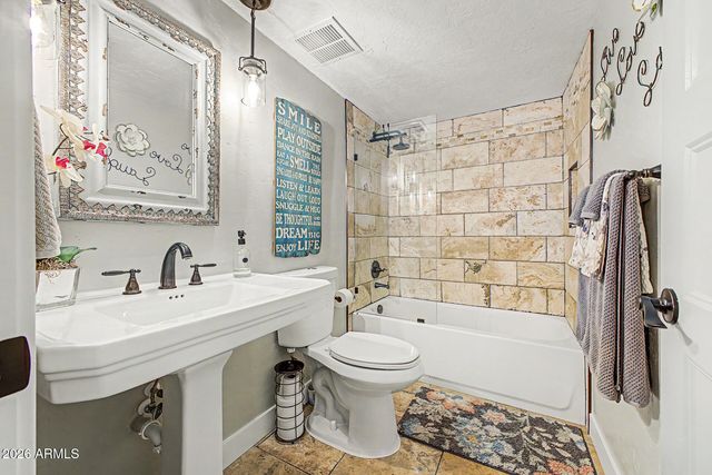 12615 N 38TH Place, Phoenix, AZ 85032