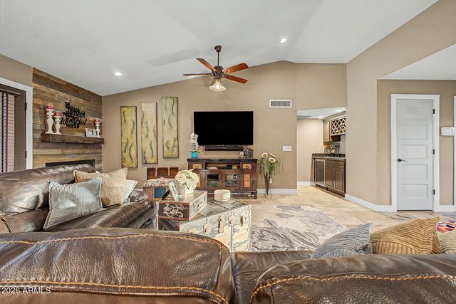 12615 N 38TH Place, Phoenix, AZ 85032