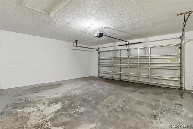 2587 W Cacti Court, Dunnellon, FL 34434