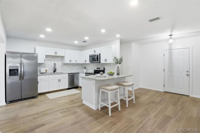 2587 W Cacti Court, Dunnellon, FL 34434
