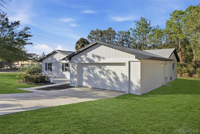 2587 W Cacti Court, Dunnellon, FL 34434