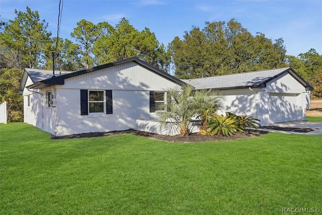 2587 W Cacti Court, Dunnellon, FL 34434