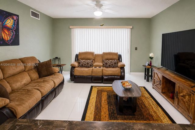 12014 S Greenway Cir S 105, Royal Palm Beach, FL 33411