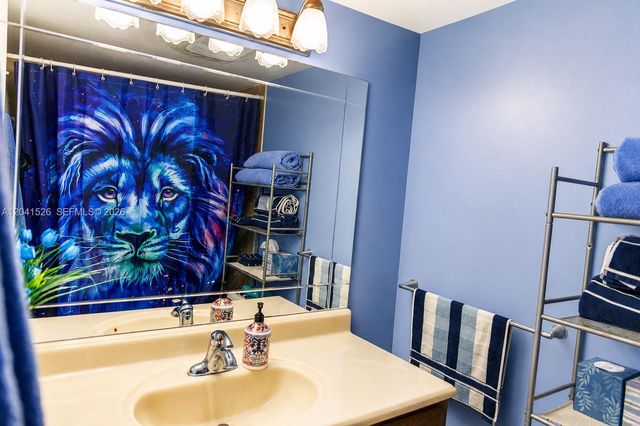 12014 S Greenway Cir S 105, Royal Palm Beach, FL 33411