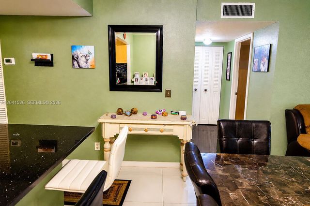 12014 S Greenway Cir S 105, Royal Palm Beach, FL 33411