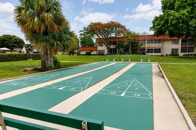 12014 S Greenway Cir S 105, Royal Palm Beach, FL 33411