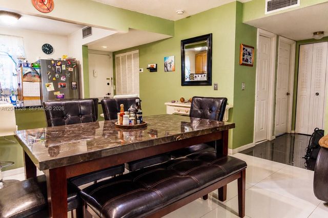 12014 S Greenway Cir S 105, Royal Palm Beach, FL 33411
