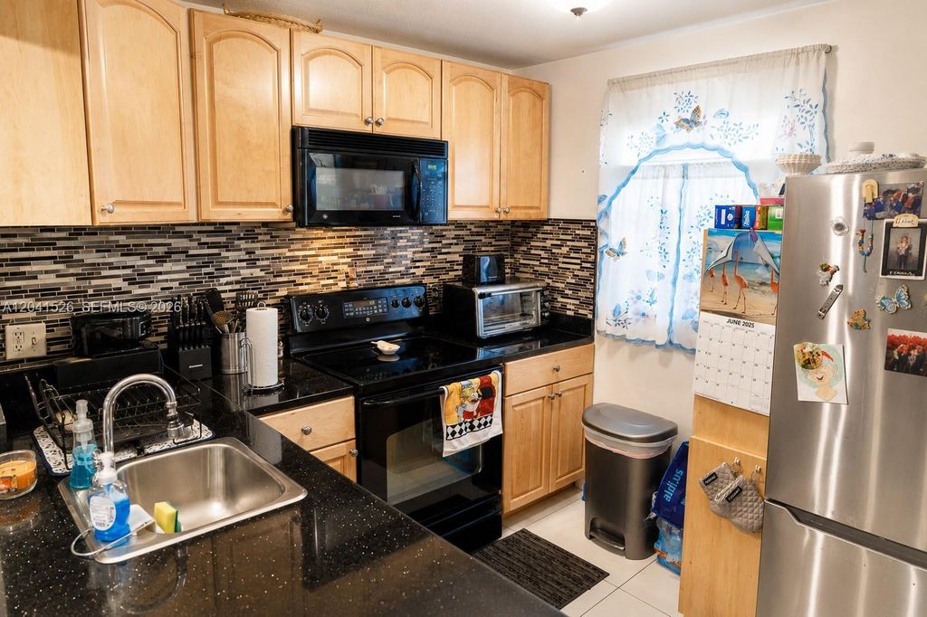 12014 S Greenway Cir S 105, Royal Palm Beach, FL 33411