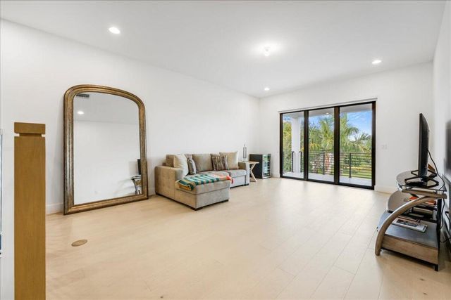 9093 Chauvet Way, Boca Raton, FL 33496