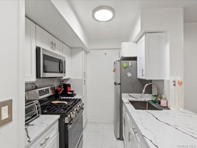 1910 S Pelham Parkway S 3G, Bronx, NY 10461