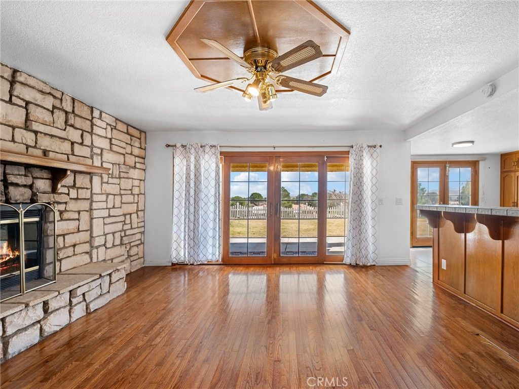 Image 12 of property listing at 27921 Evergreen, Helendale, CA 92342