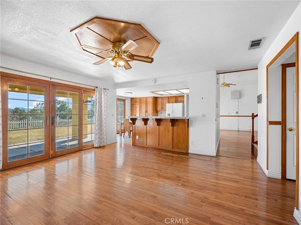 Image 13 of property listing at 27921 Evergreen, Helendale, CA 92342