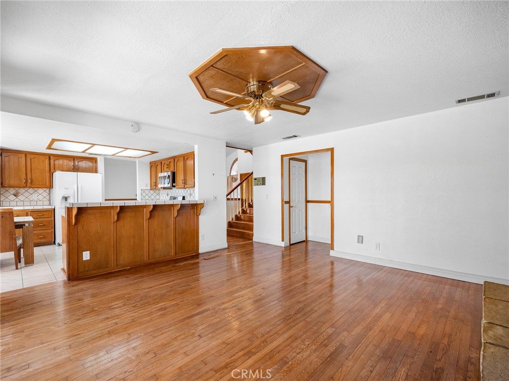 Image 14 of property listing at 27921 Evergreen, Helendale, CA 92342