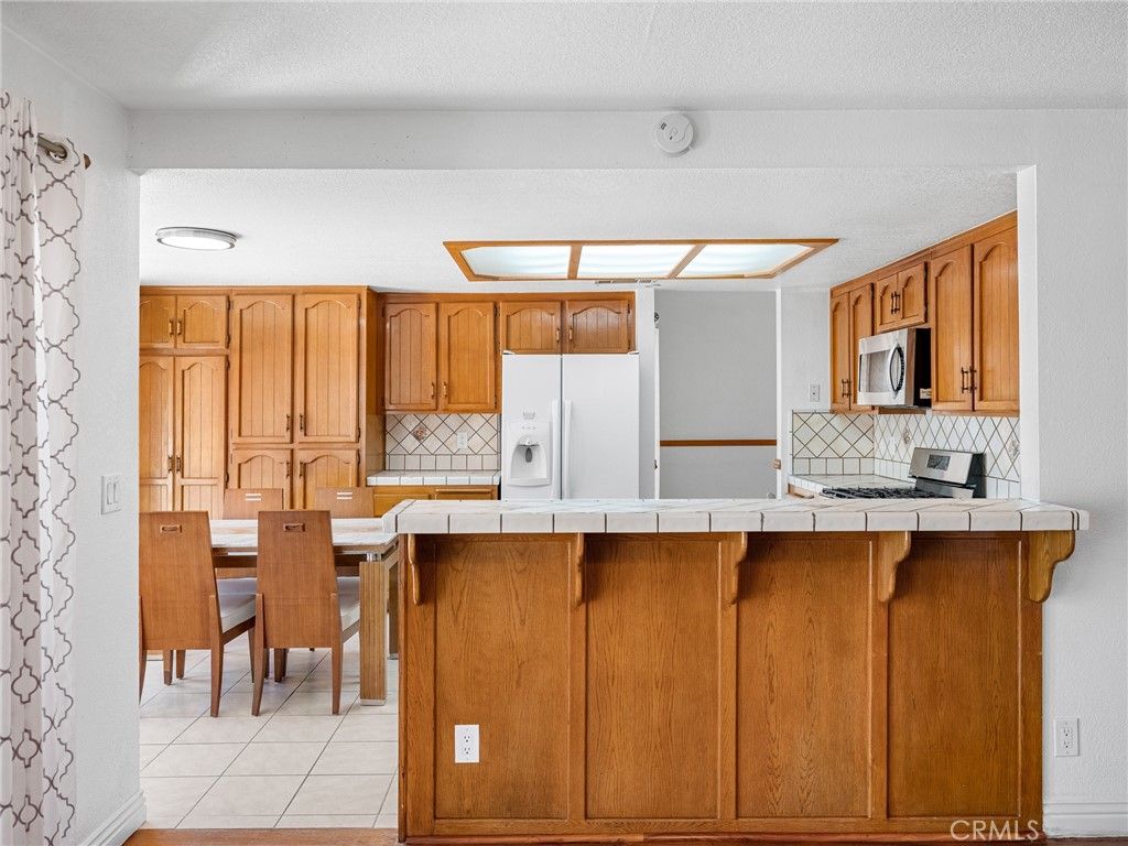 Image 15 of property listing at 27921 Evergreen, Helendale, CA 92342