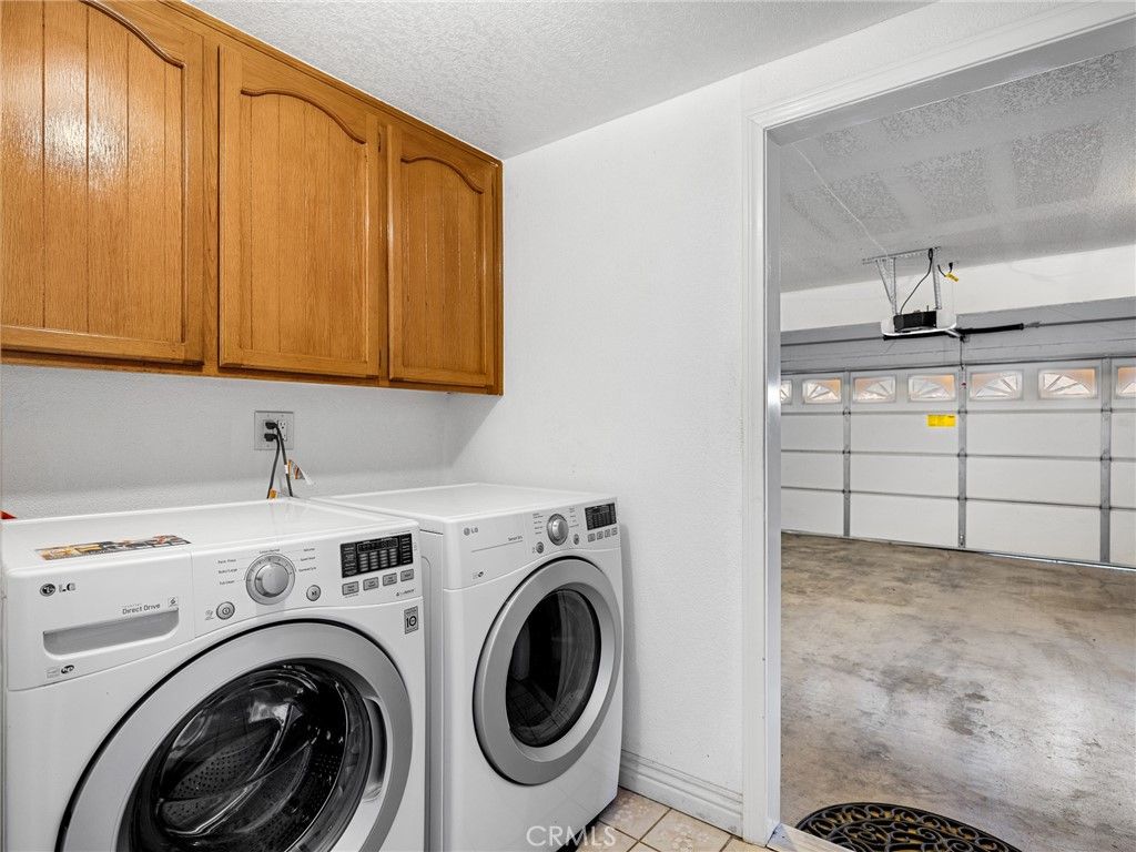 Image 23 of property listing at 27921 Evergreen, Helendale, CA 92342