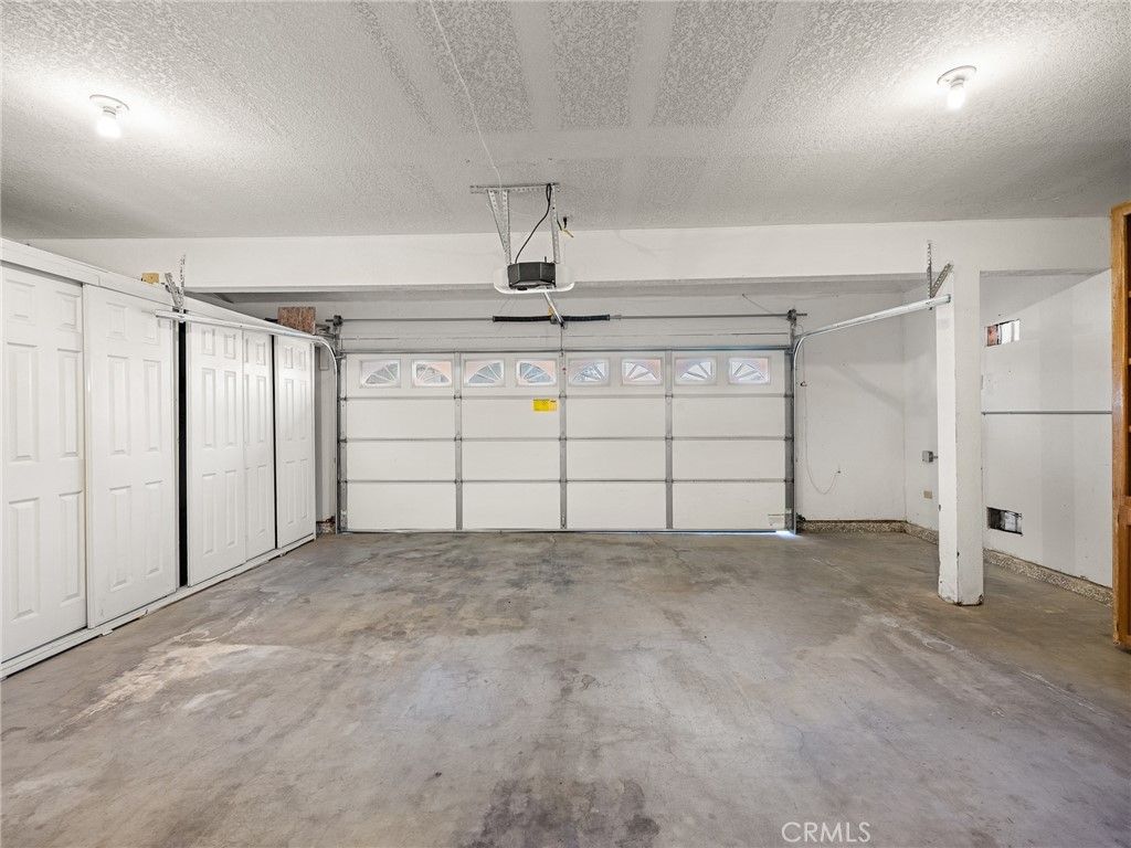 Image 25 of property listing at 27921 Evergreen, Helendale, CA 92342