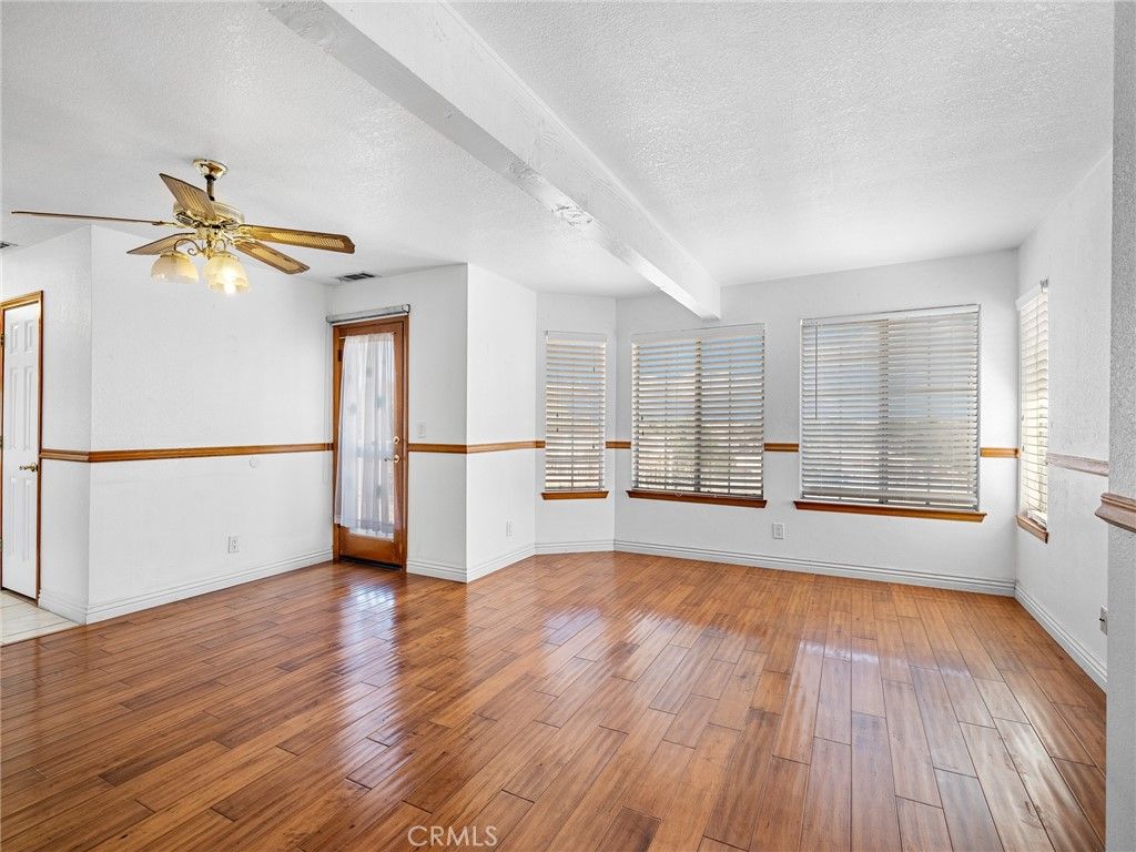 Image 27 of property listing at 27921 Evergreen, Helendale, CA 92342