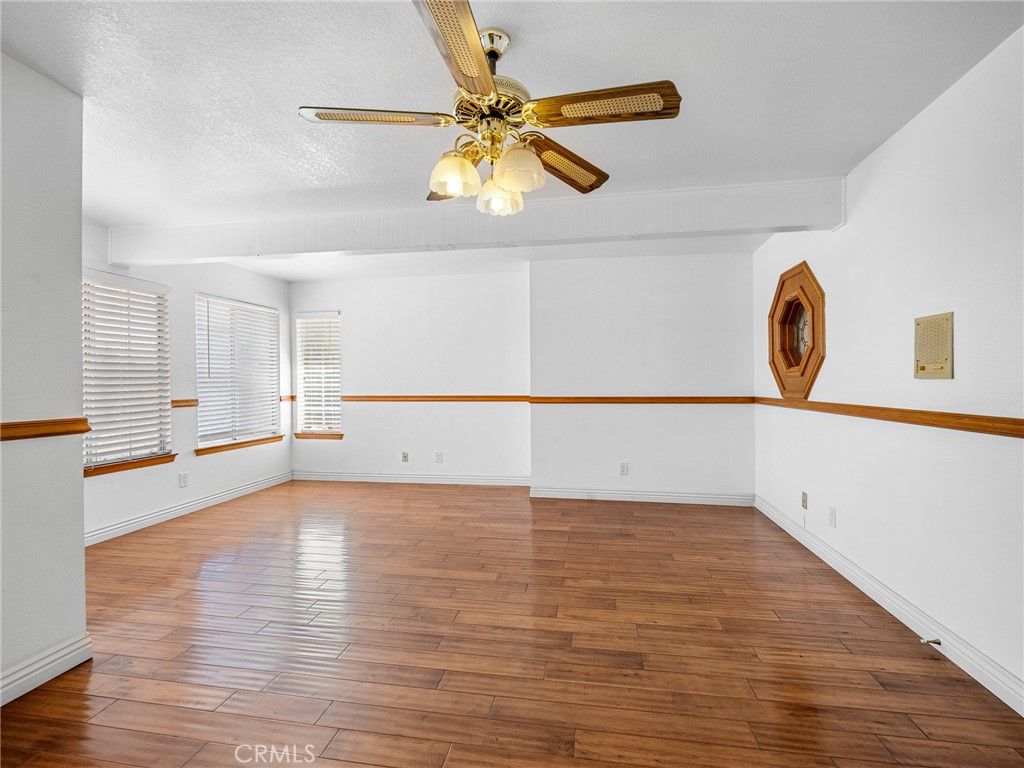 Image 30 of property listing at 27921 Evergreen, Helendale, CA 92342