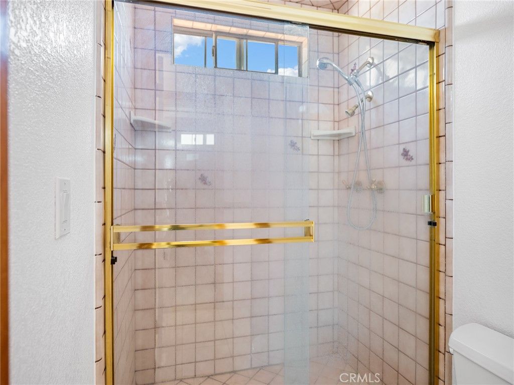 Image 33 of property listing at 27921 Evergreen, Helendale, CA 92342