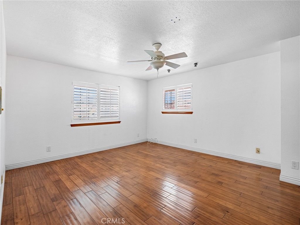 Image 36 of property listing at 27921 Evergreen, Helendale, CA 92342