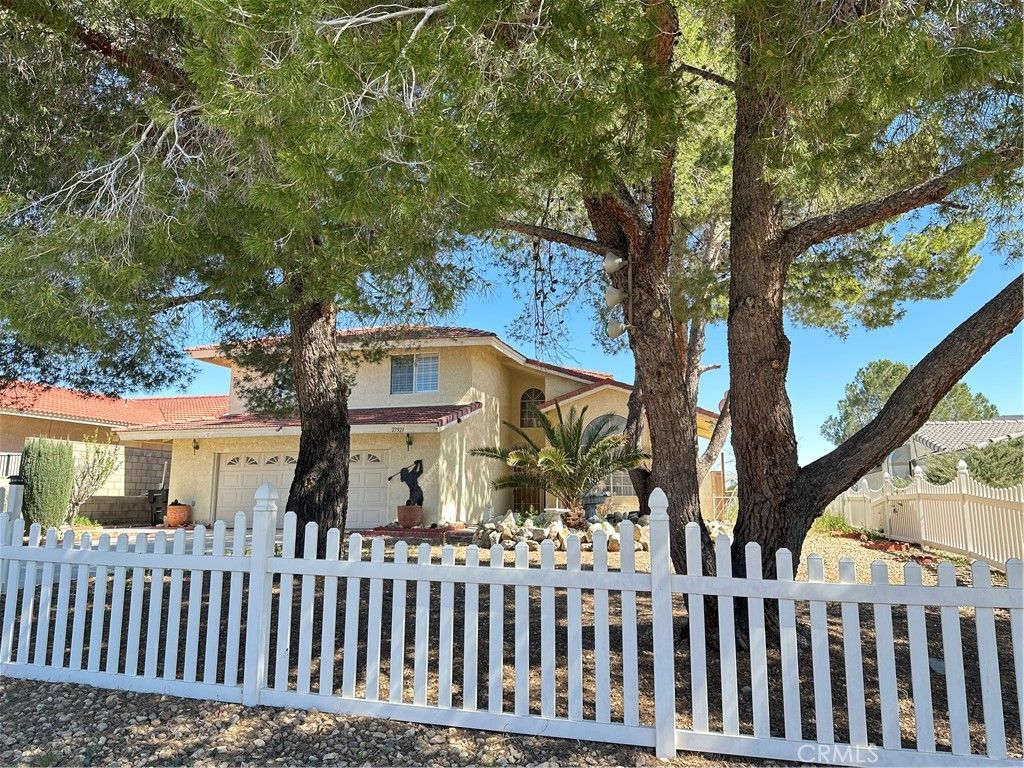 Image 48 of property listing at 27921 Evergreen, Helendale, CA 92342