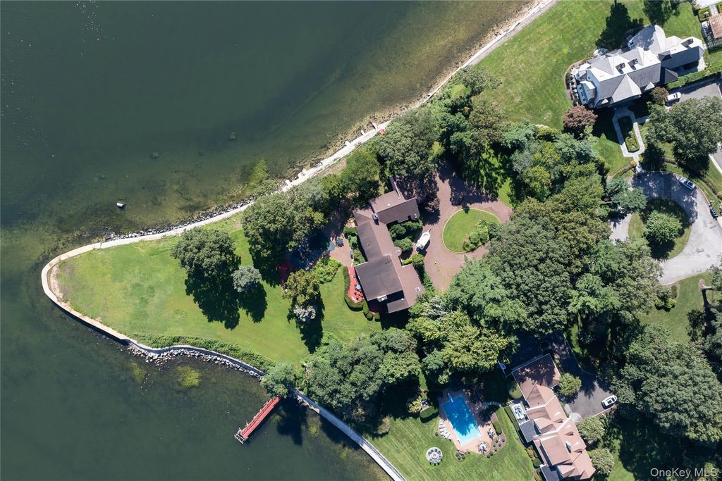 7 Lighthouse Point, Lloyd Harbor, NY 11743 — exterior