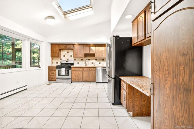 4 Hobart Court, New City, NY 10956