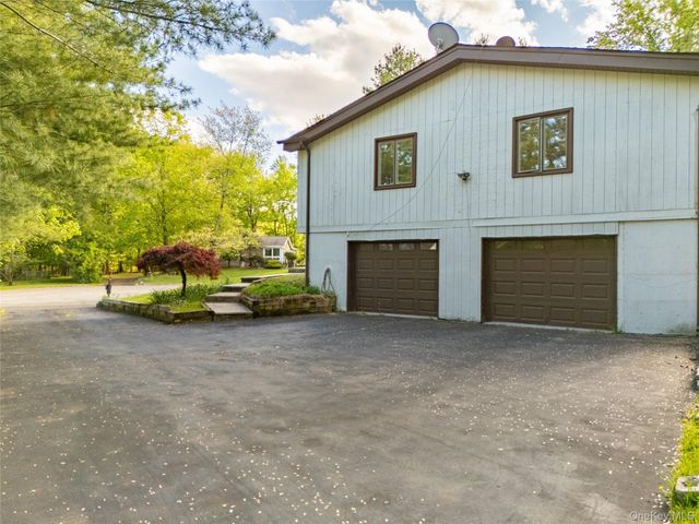 4 Hobart Court, New City, NY 10956
