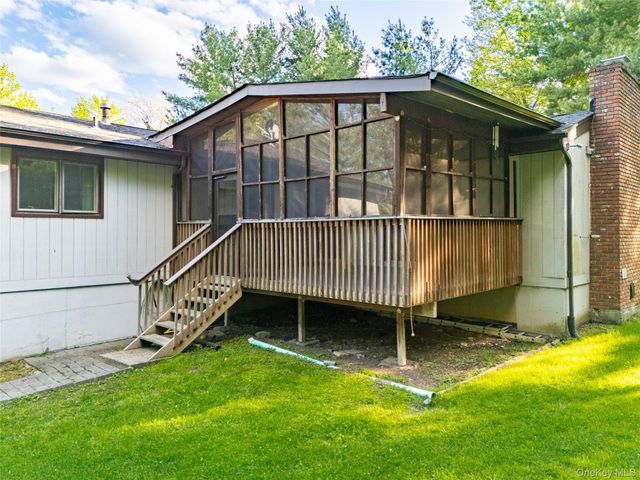 4 Hobart Court, New City, NY 10956