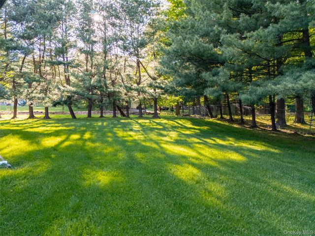 4 Hobart Court, New City, NY 10956