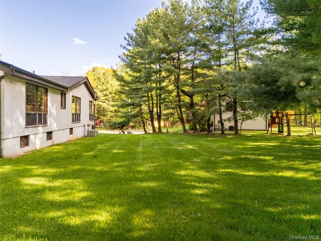 4 Hobart Court, New City, NY 10956