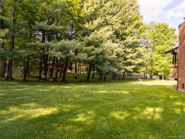 4 Hobart Court, New City, NY 10956