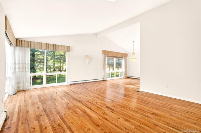 4 Hobart Court, New City, NY 10956