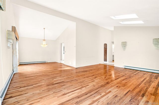 4 Hobart Court, New City, NY 10956