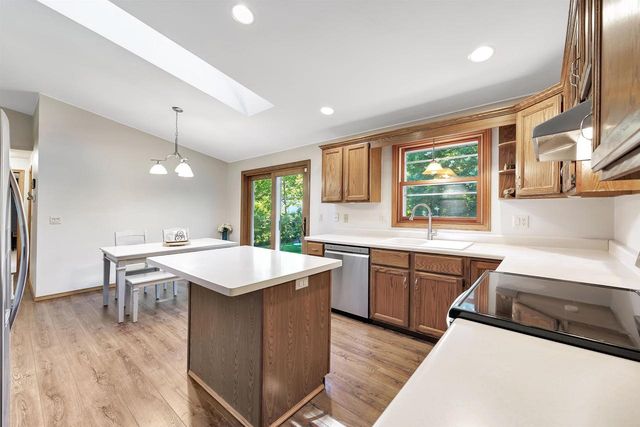 2035 S POINT ROAD, Green Bay, WI 54313